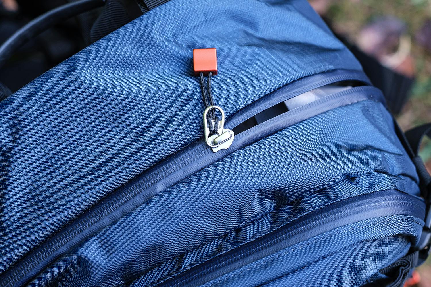 detalje2 AmPRLSd ZBtXRm8tW Lynlås på fotorygsæk.